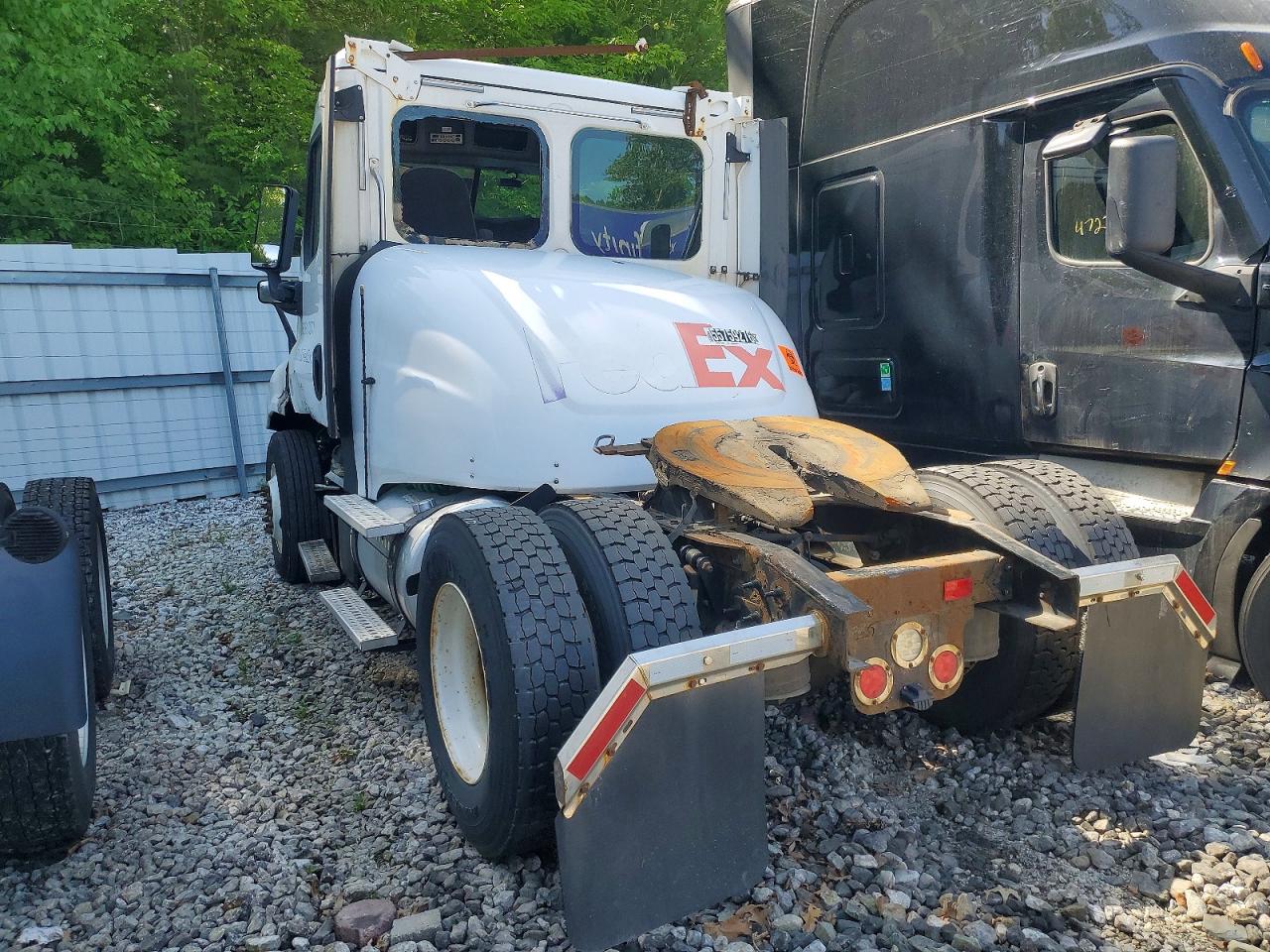 2014 FREIGHTLINER All other VIN 1FUBGDDV2ELFN7172 photo 3