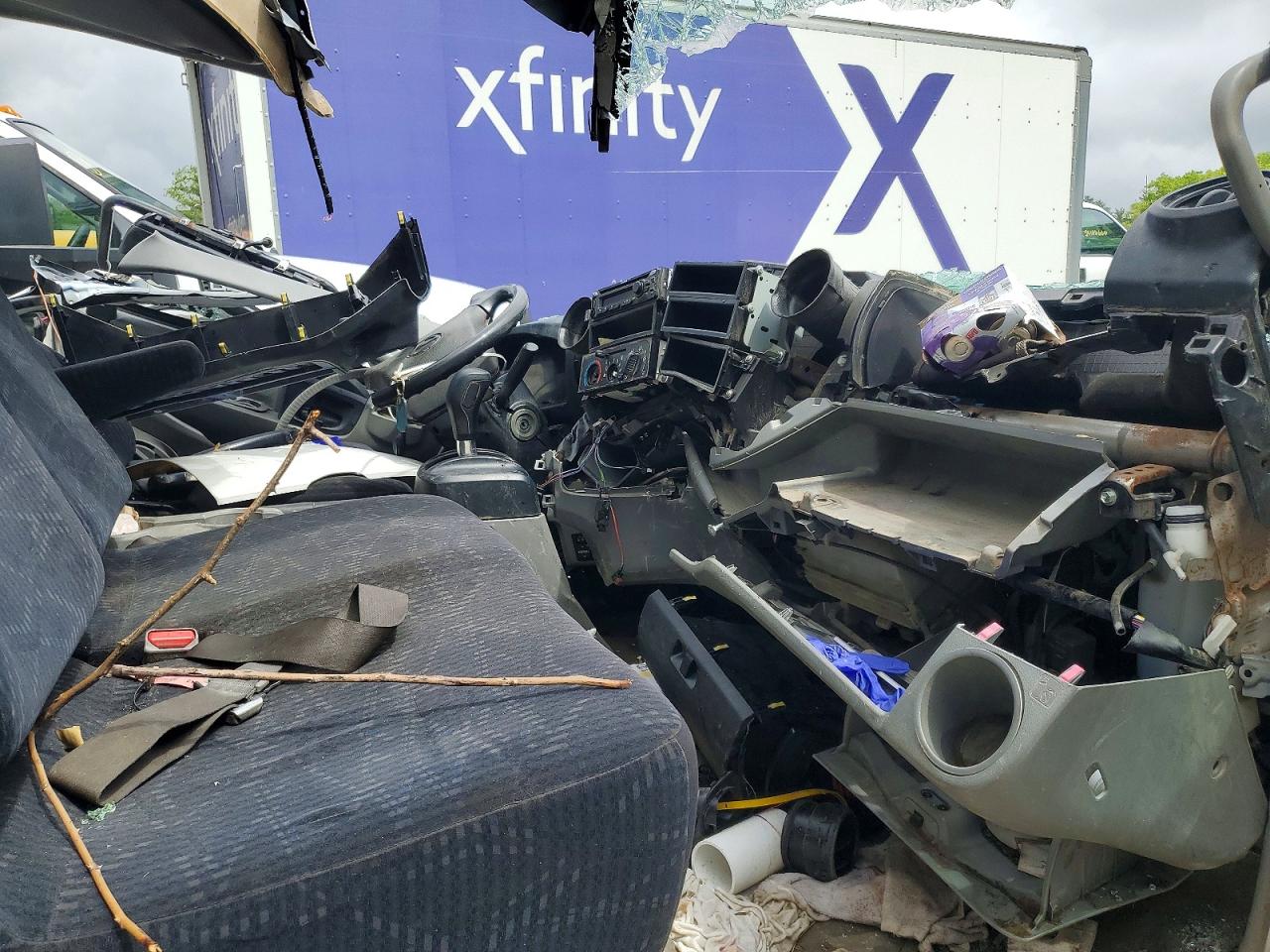 2018 HINO All other VIN JHHHDM2H0JK002674 photo 8