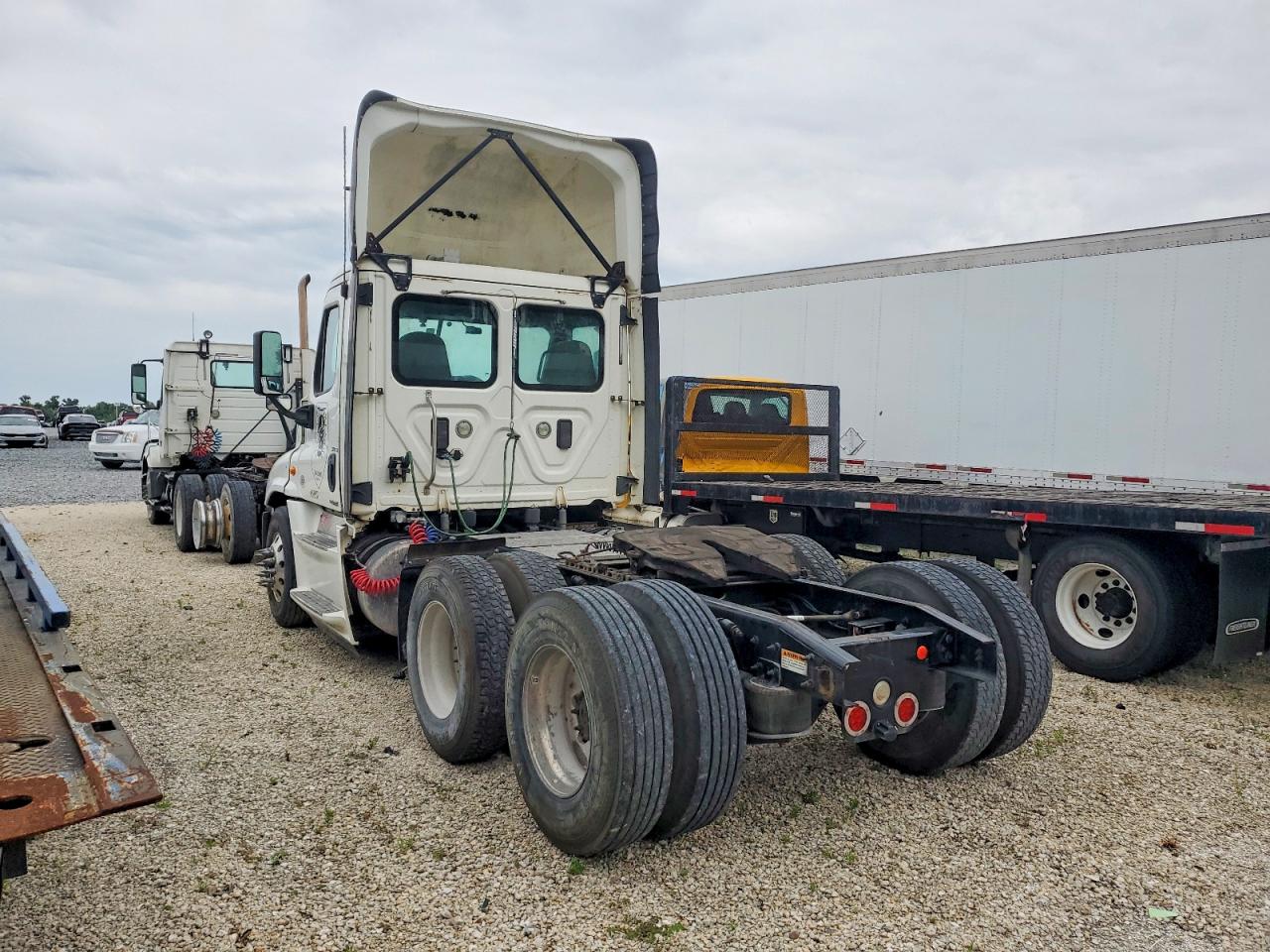 2017 FREIGHTLINER All other VIN 1FUJGEDRXHLHM7522 photo 3