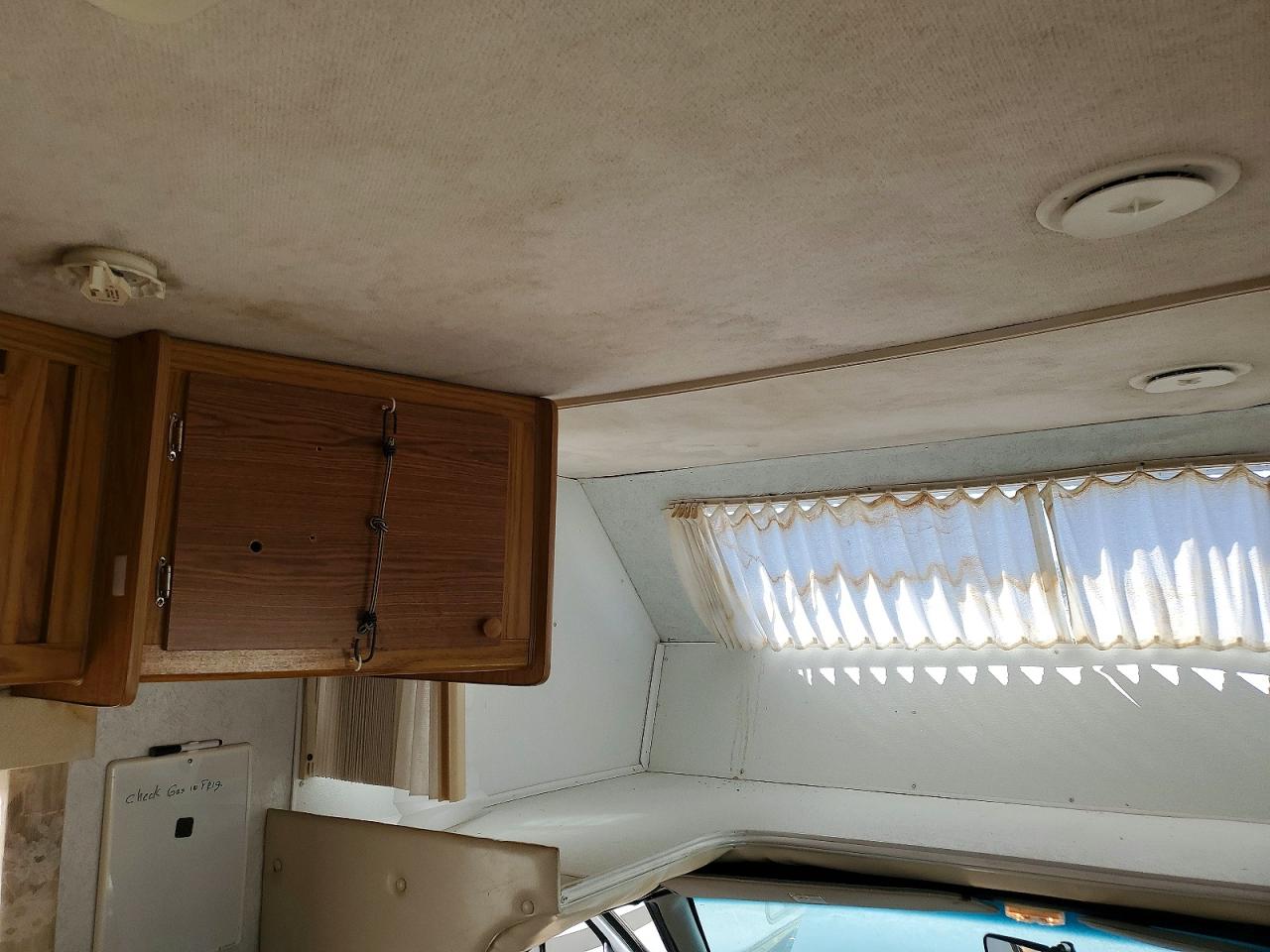2000 TRAVELMASTER Econoline VIN 1FDXE40S7XHB45570 photo 9