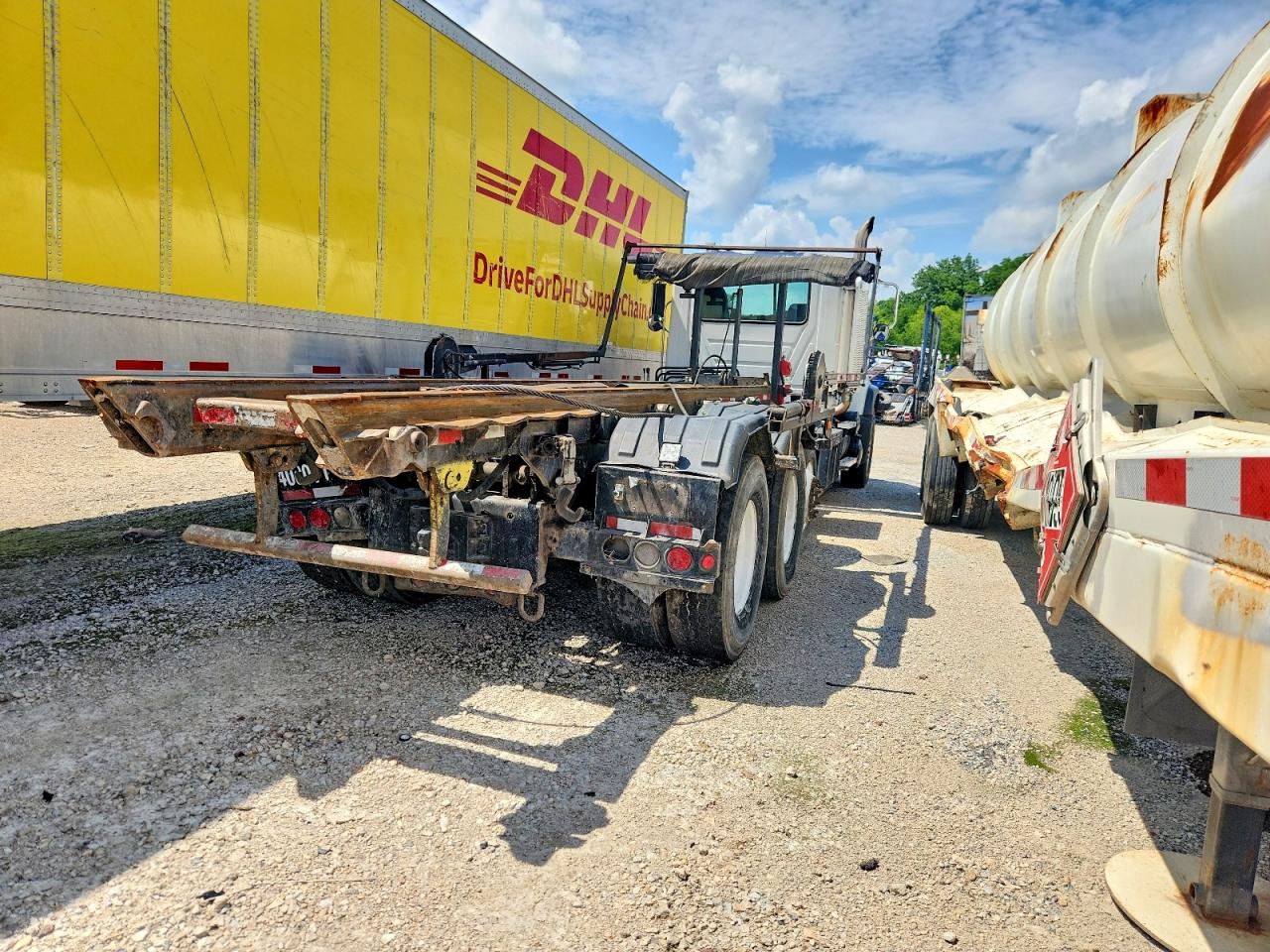 2007 MACK All other VIN 1M2AG11C57M063902 photo 4
