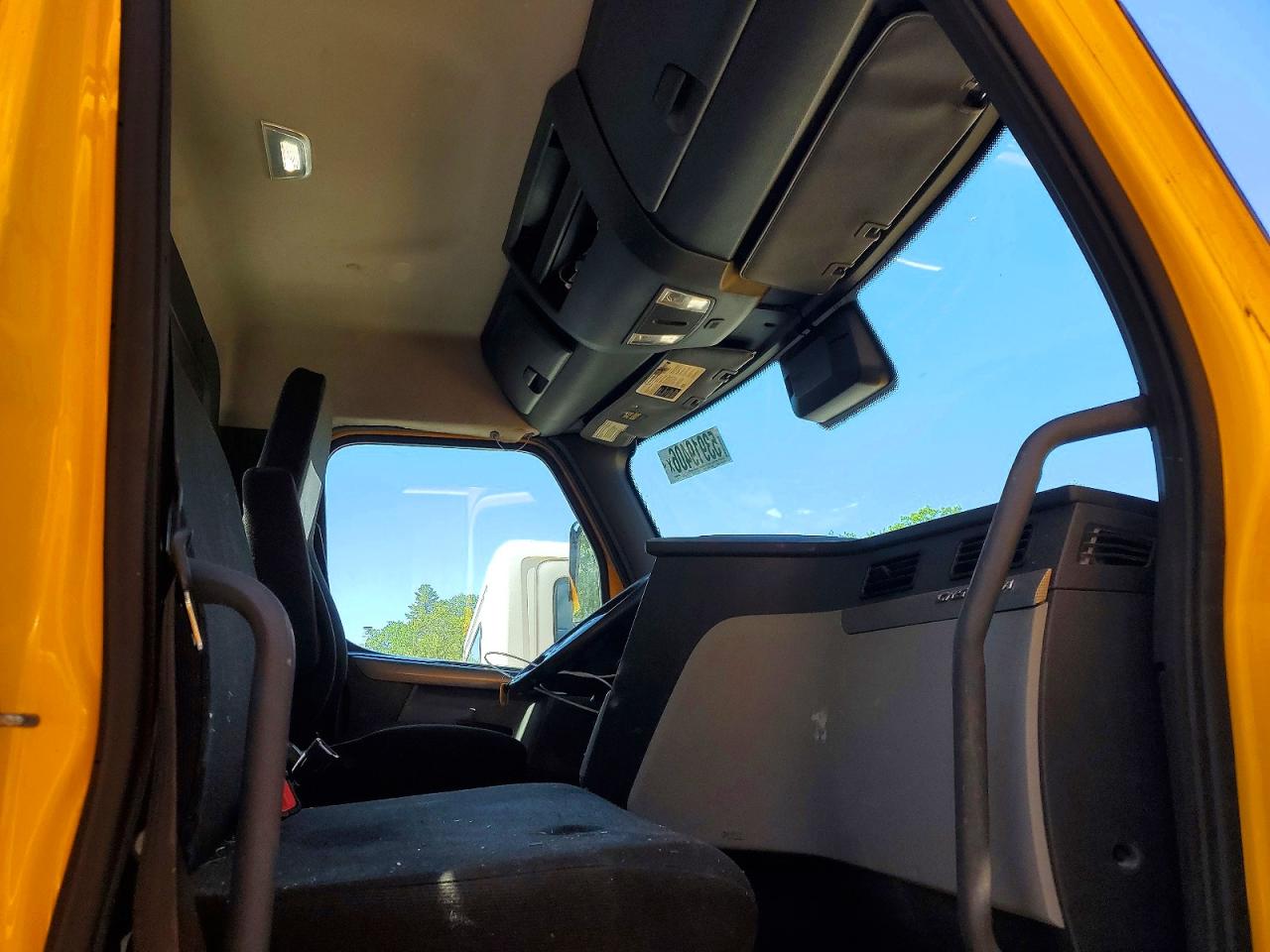 2022 FREIGHTLINER All other VIN 3AKJHLDV9NSMV8837 photo 5