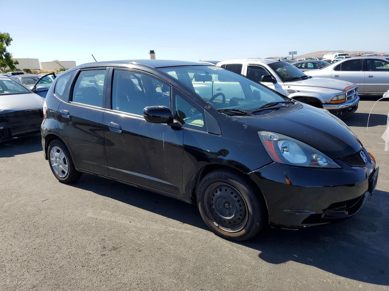 2013 Honda Fit VIN JHMGE8H32DC025580 photo 4