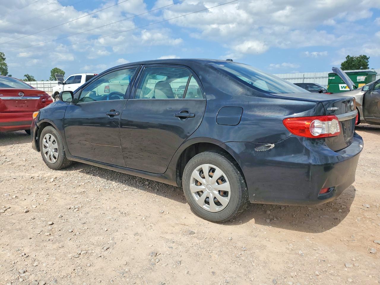 2011 Toyota Corolla VIN 2T1BU4EE5BC747322 photo 2