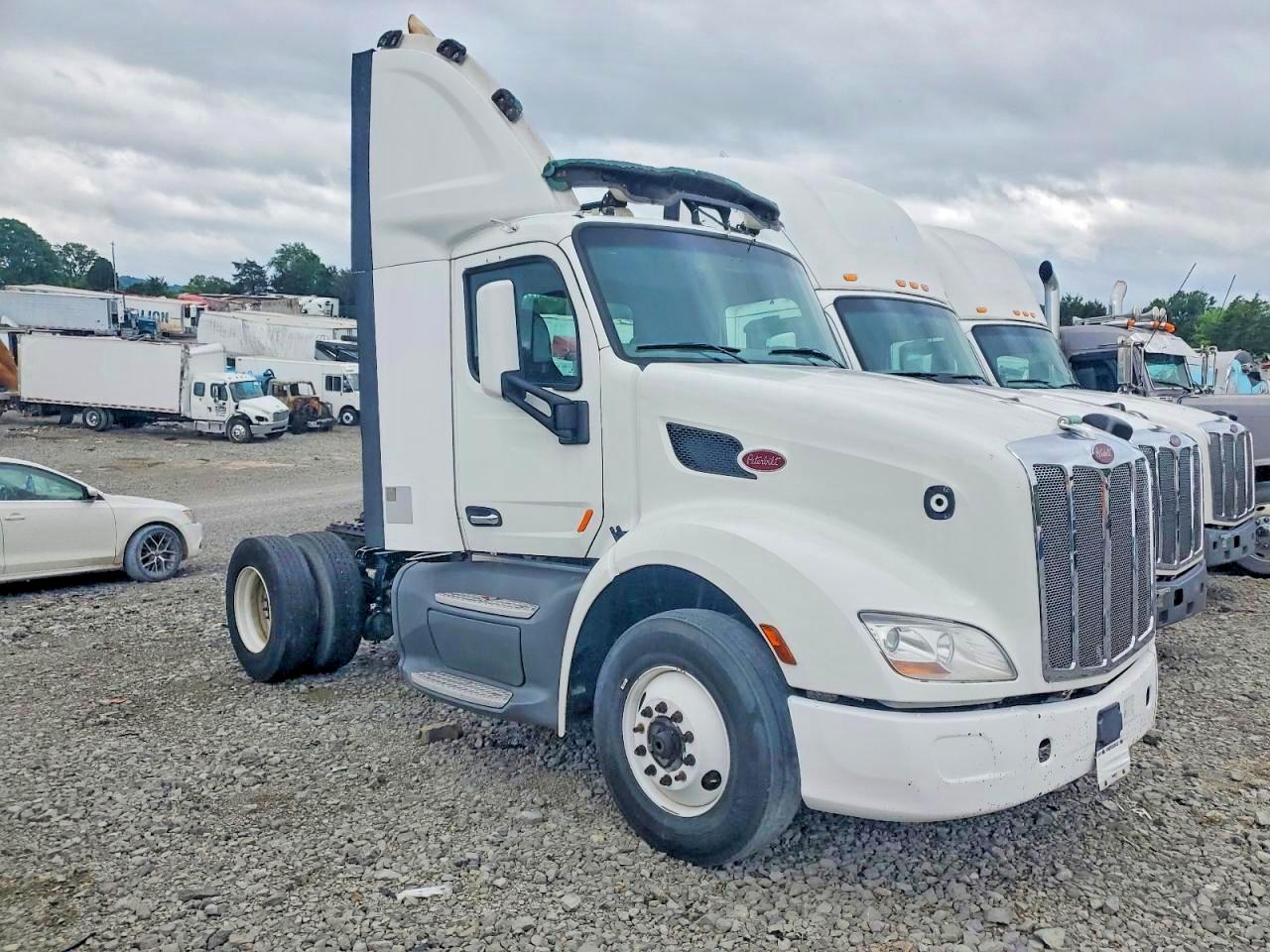 2017 PETERBILT All other VIN 1XPBA48X1HD428449 photo 1