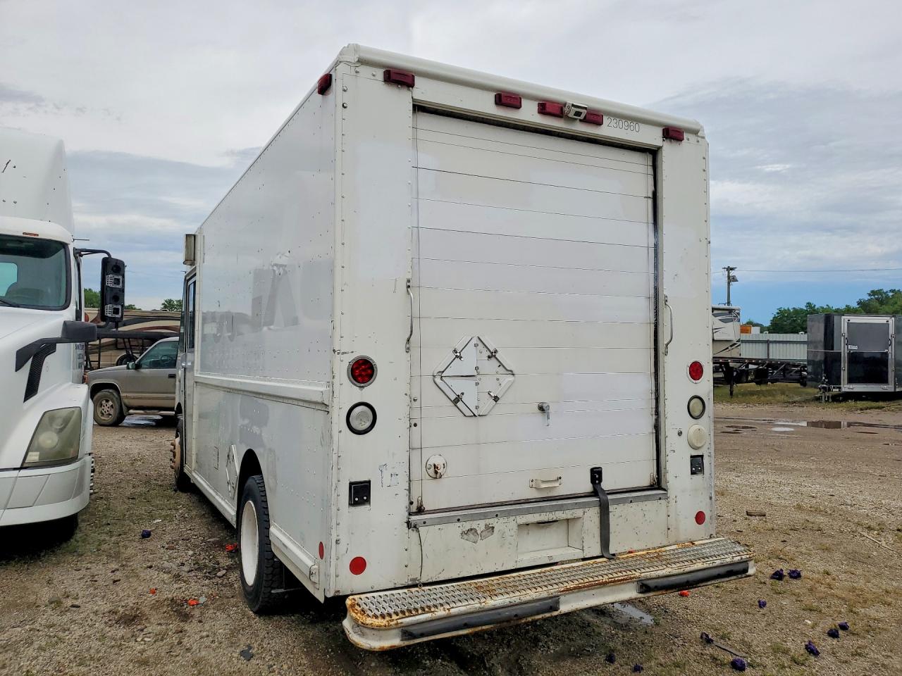 2001 FREIGHTLINER All other VIN 4UZAANBW91CH52665 photo 2