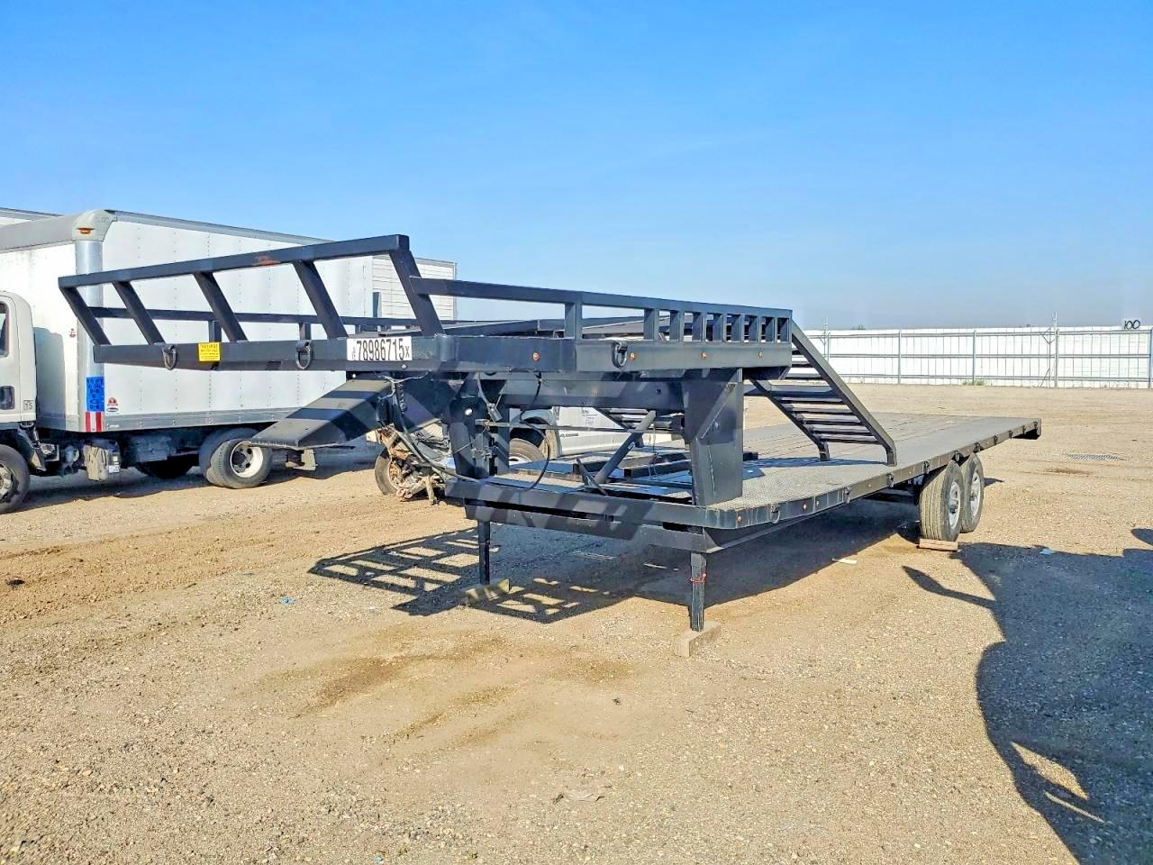 2009 EQUIPMENT Trailer VIN 4YDF2932192501807 photo 2