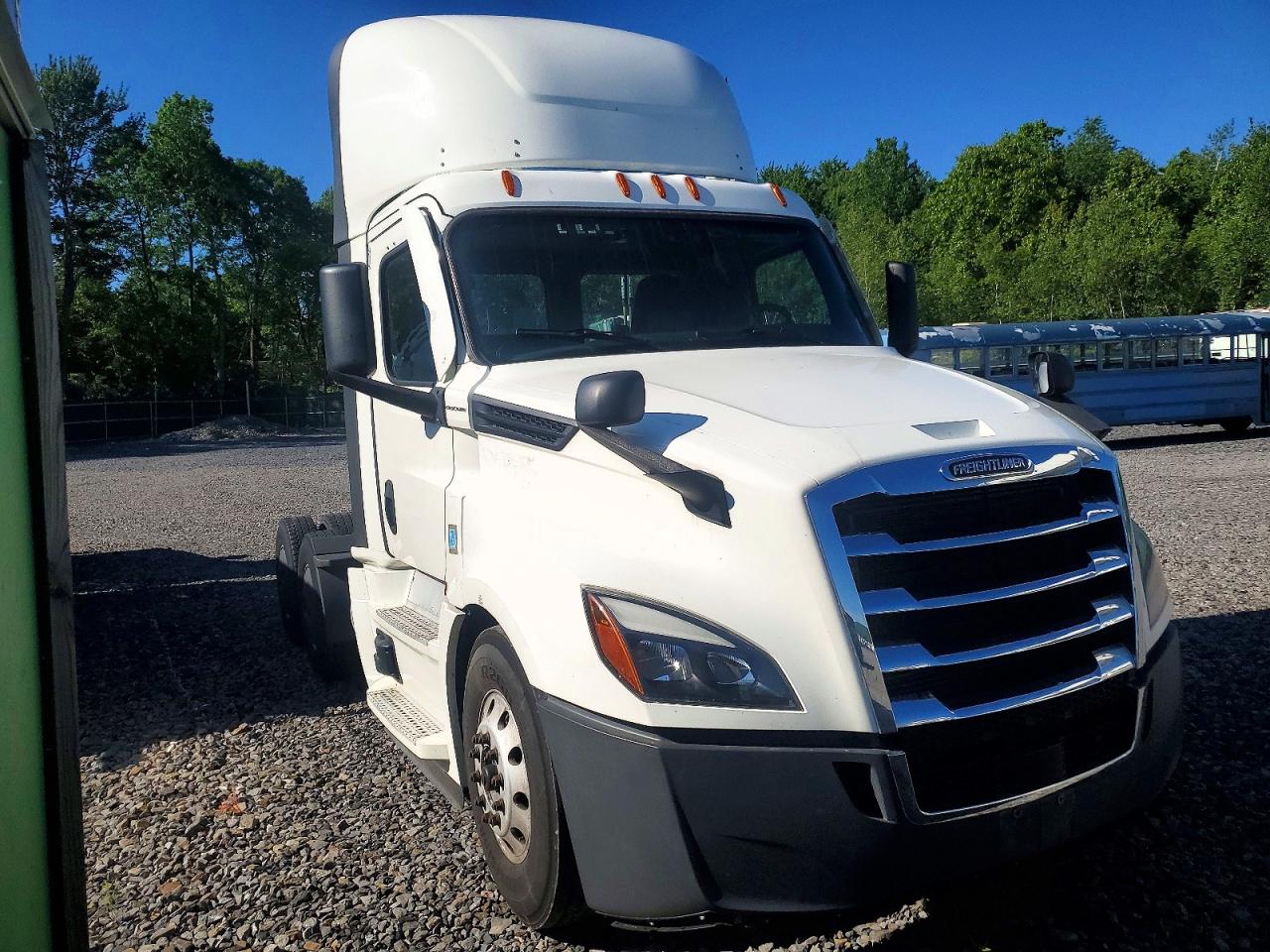 2022 FREIGHTLINER All other VIN 3AKJHLDV5NSNM2279 photo 1
