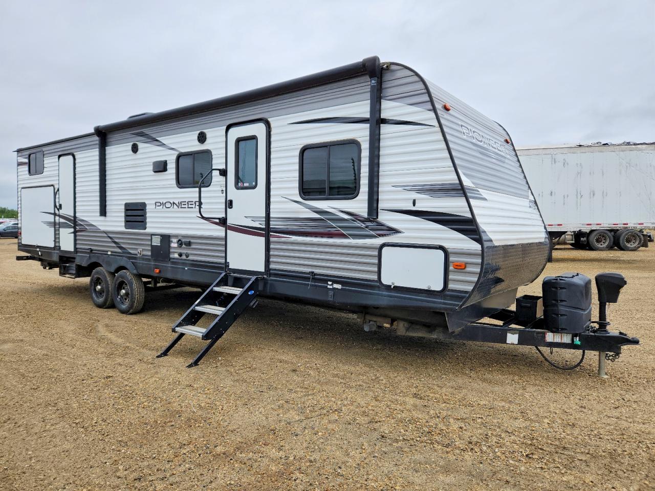 2021 HEARTLAND Pioneer VIN 5SFPB3729ME440368 photo 1