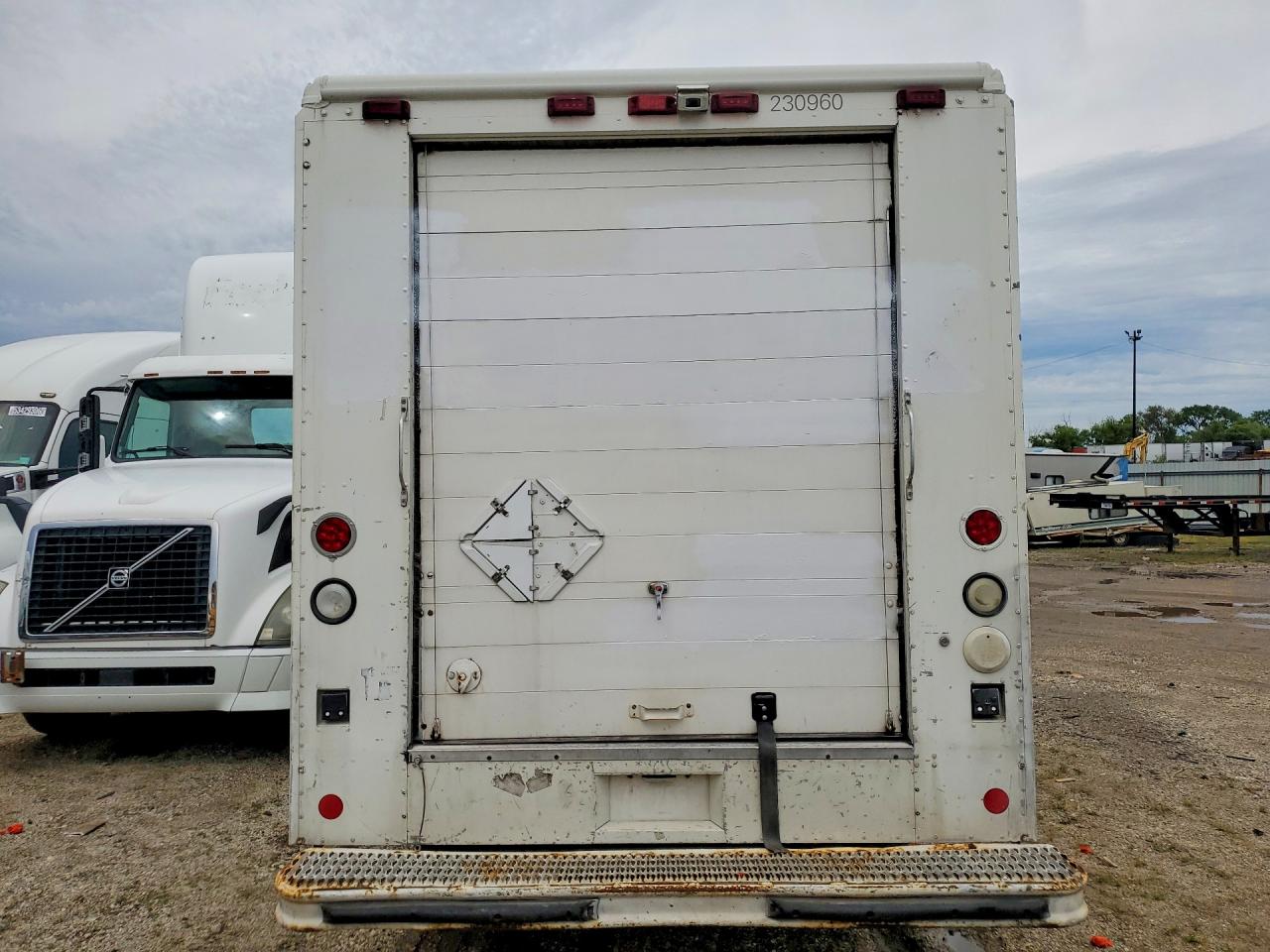 2001 FREIGHTLINER All other VIN 4UZAANBW91CH52665 photo 6
