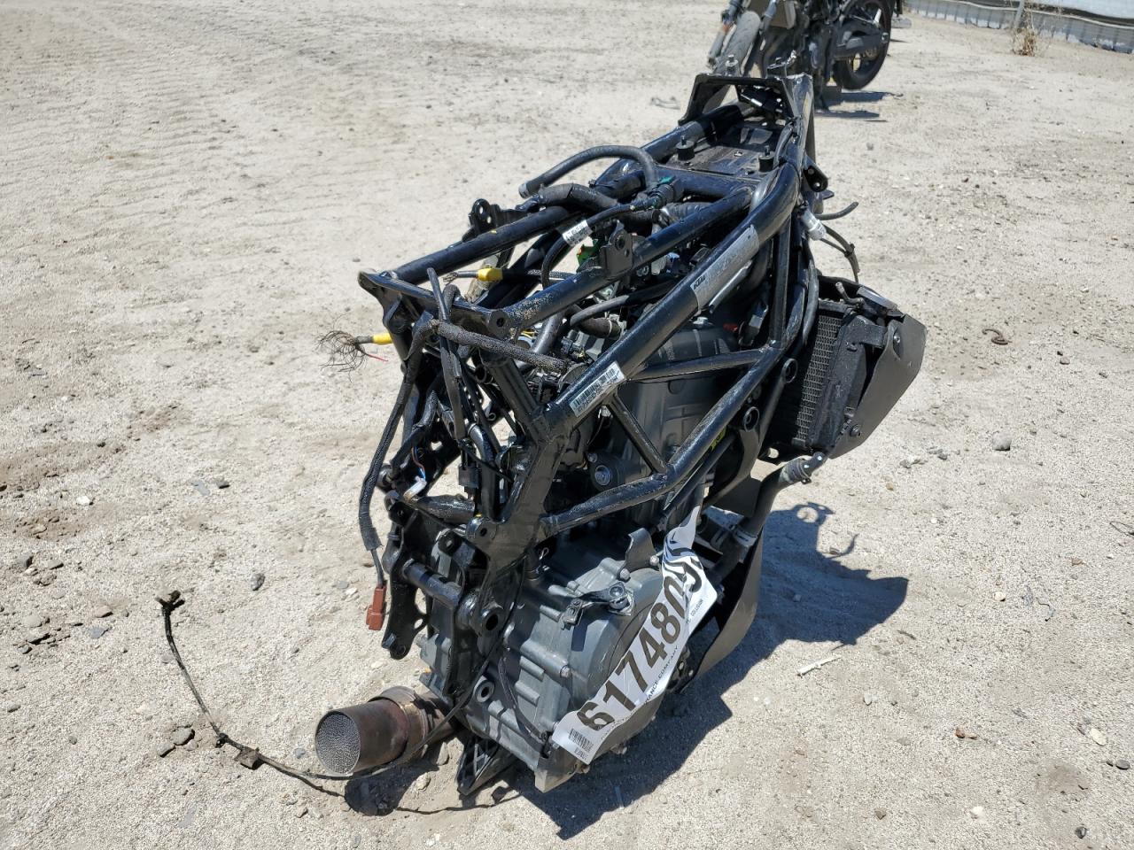 2022 KTM Motorcycle VIN MD2JPJ401NC233983 photo 4