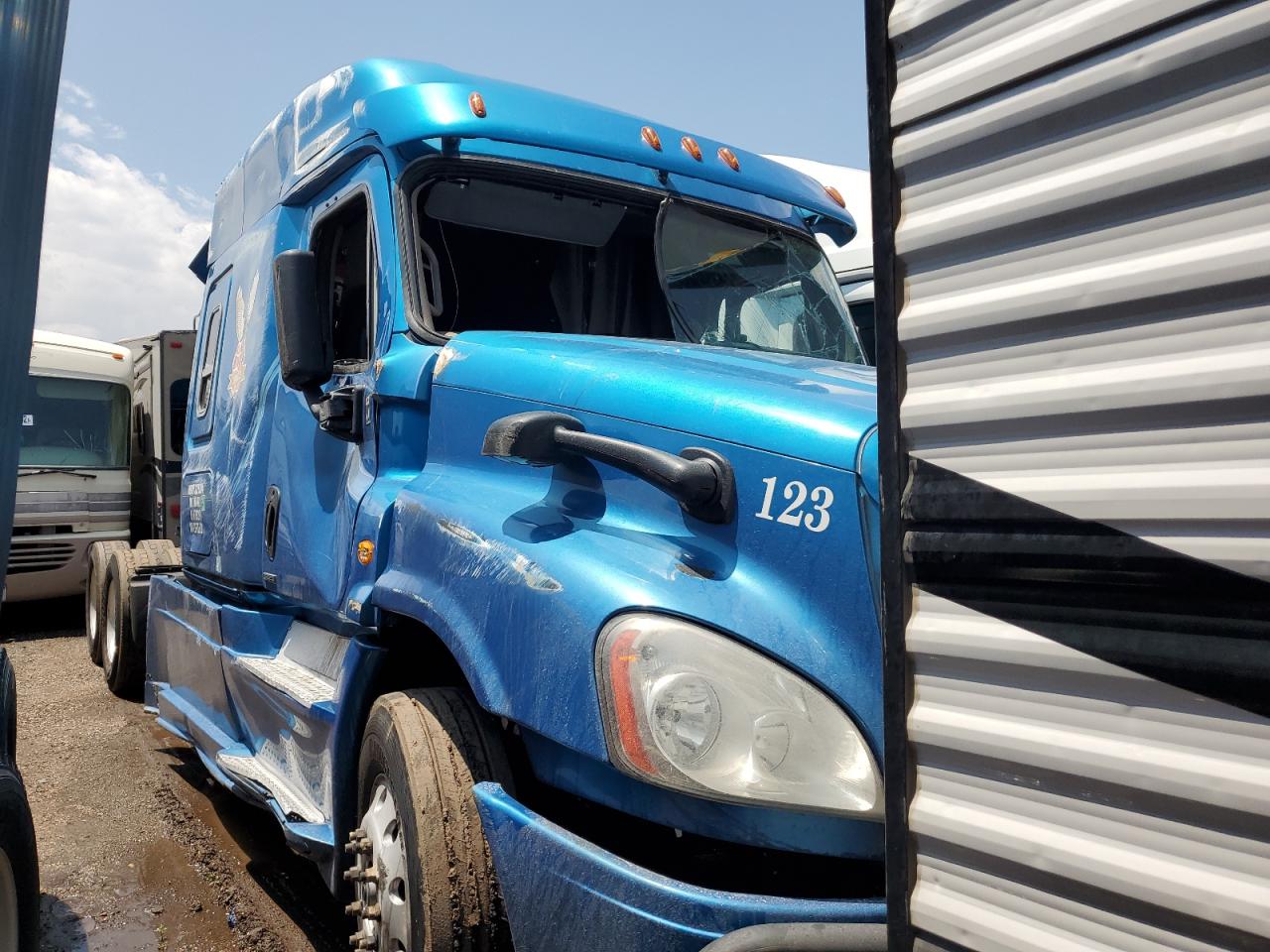 2014 FREIGHTLINER All other VIN 3AKJGLD57ESFS5652 photo 1
