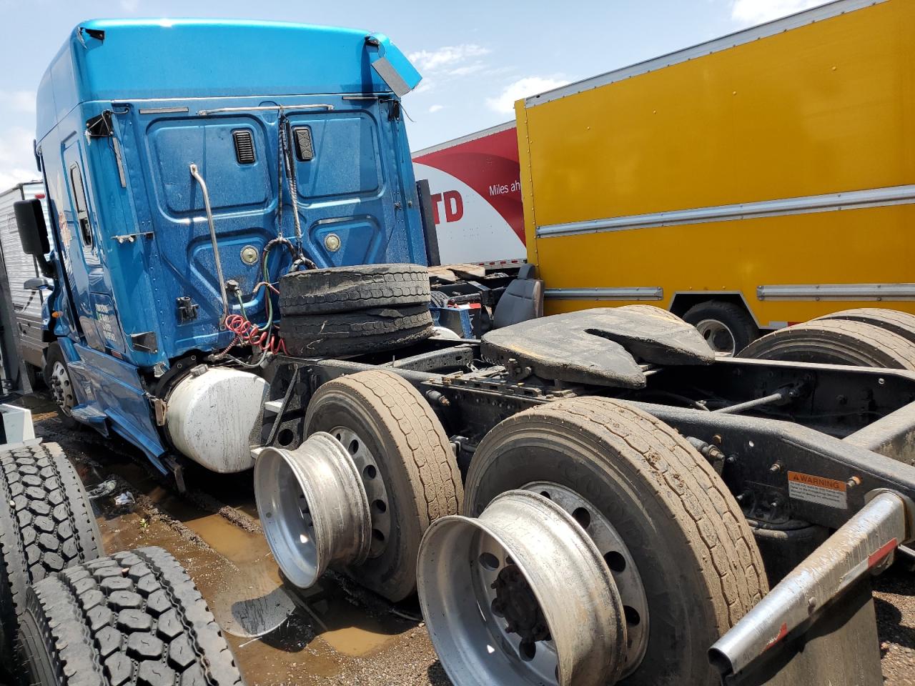 2014 FREIGHTLINER All other VIN 3AKJGLD57ESFS5652 photo 3