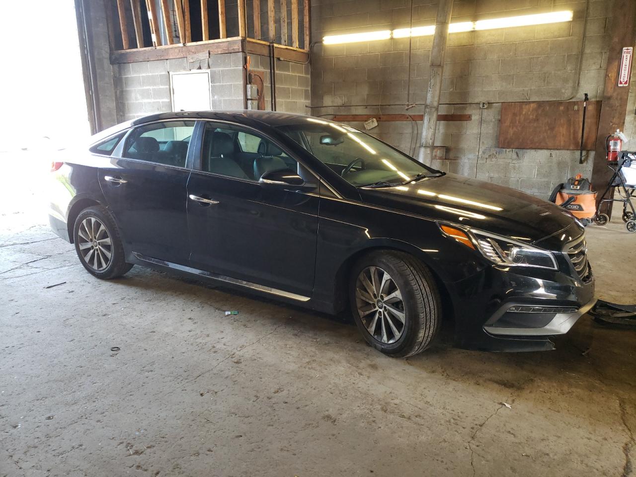 2016 HYUNDAI Sonata VIN 5NPE34AF0GH430745 photo 4