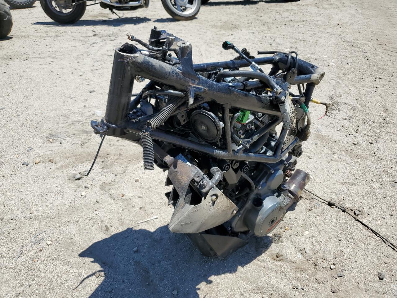 2022 KTM Motorcycle VIN MD2JPJ401NC233983 photo 2