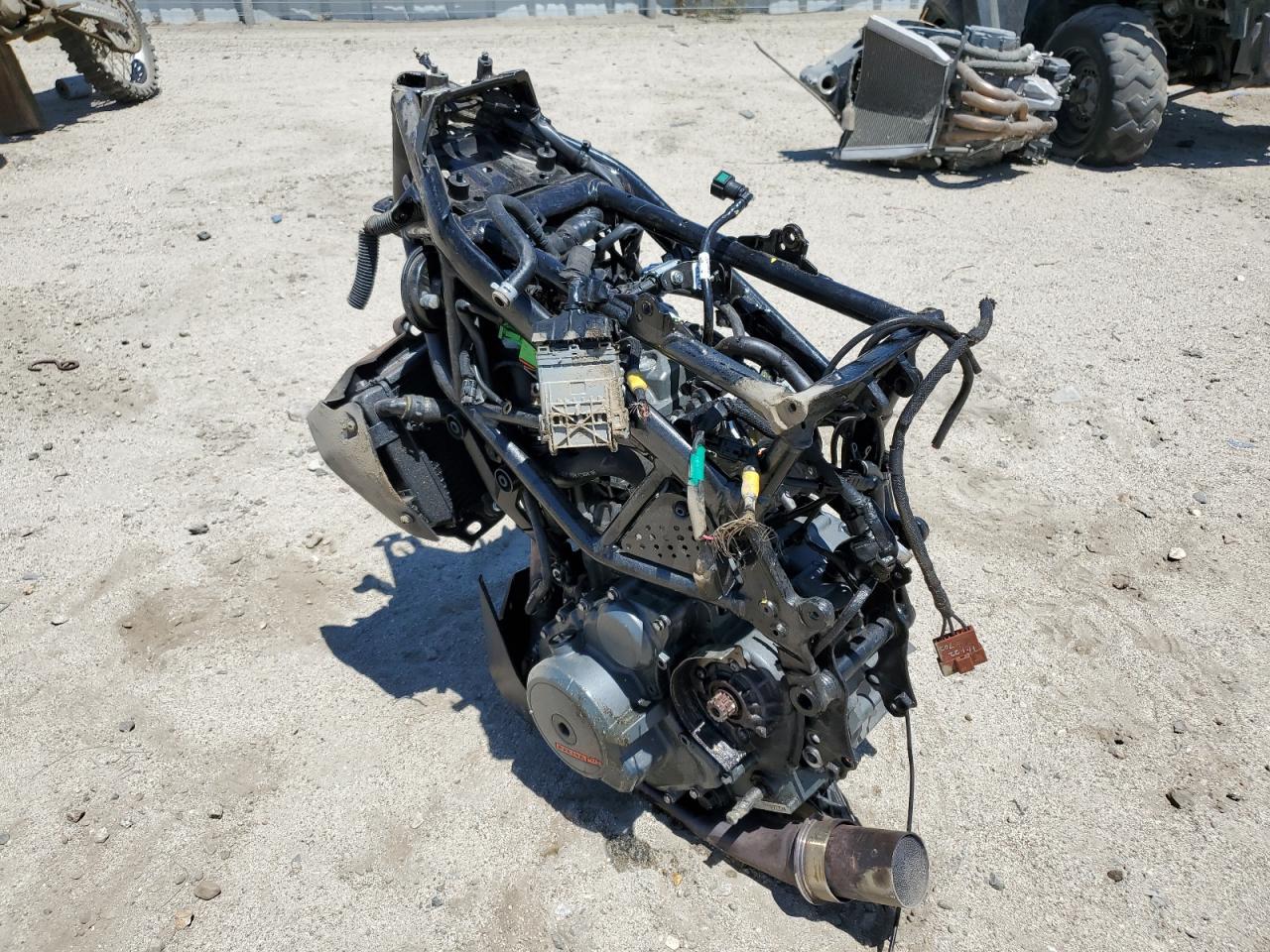 2022 KTM Motorcycle VIN MD2JPJ401NC233983 photo 3
