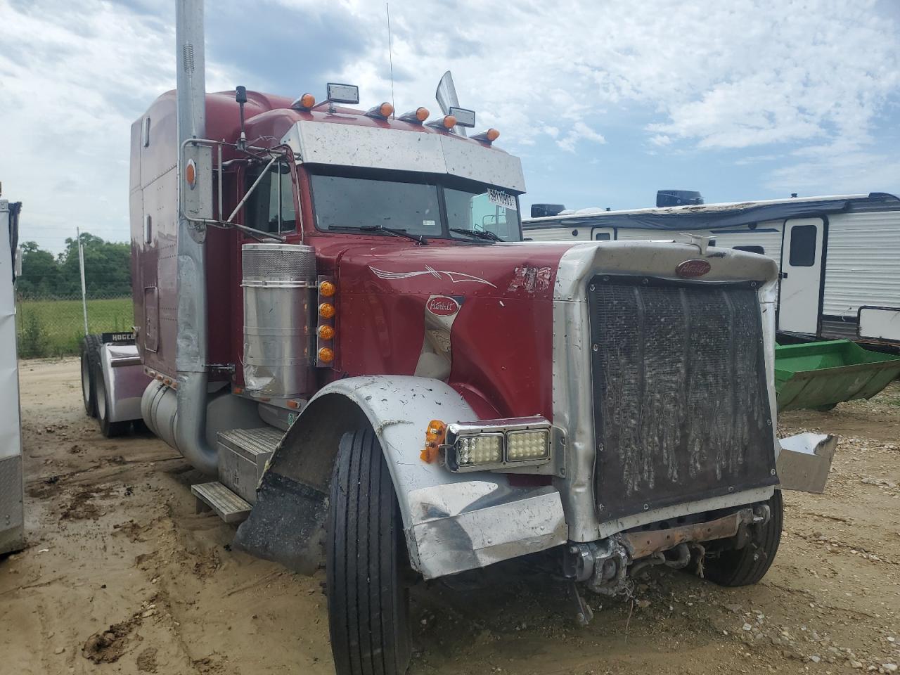 2000 PETERBILT All models VIN 1XP5DB9X0YN532710 photo 1