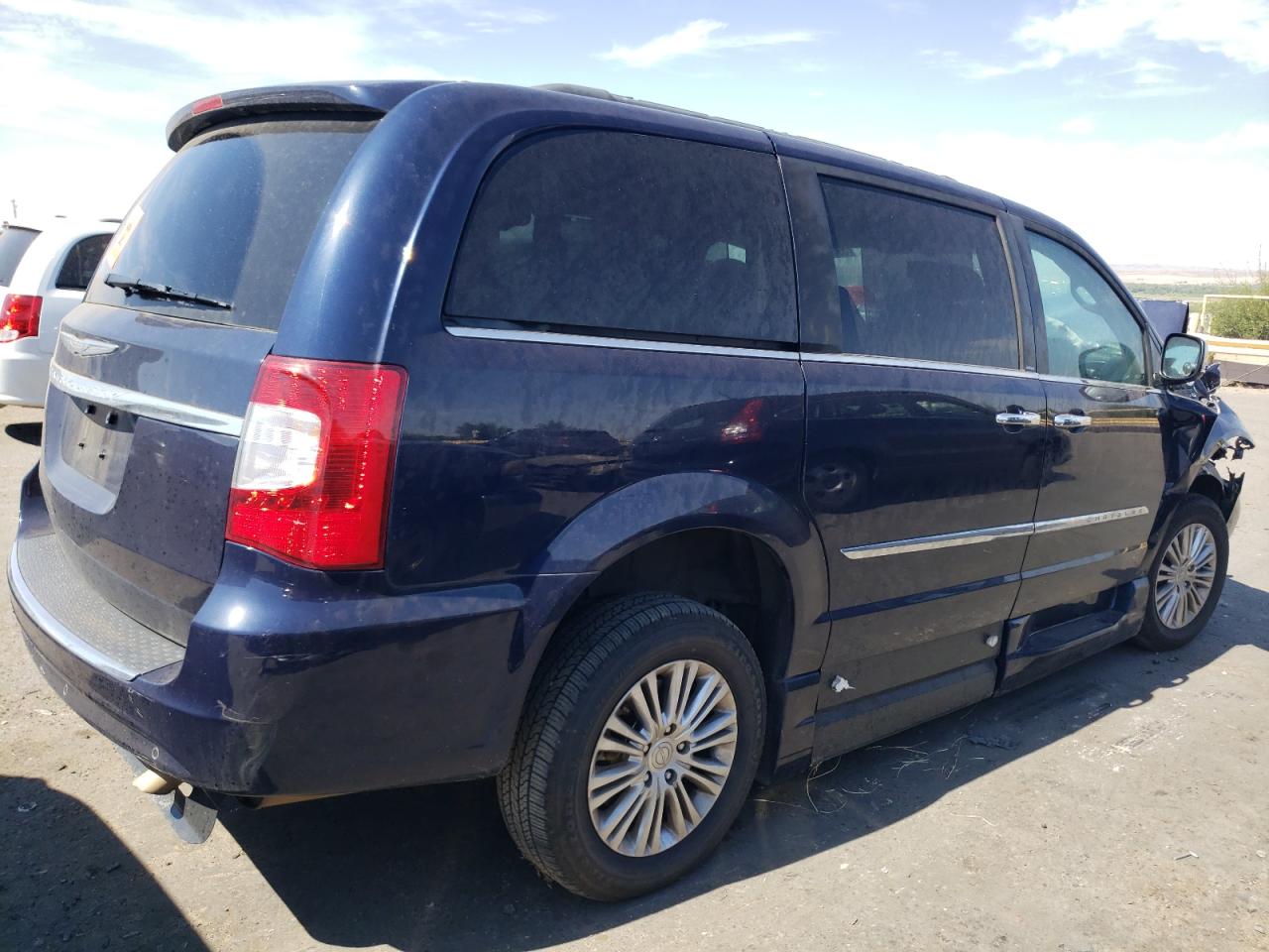 2013 Chrysler Minivan VIN 2C4RC1CG3DR558224 photo 3