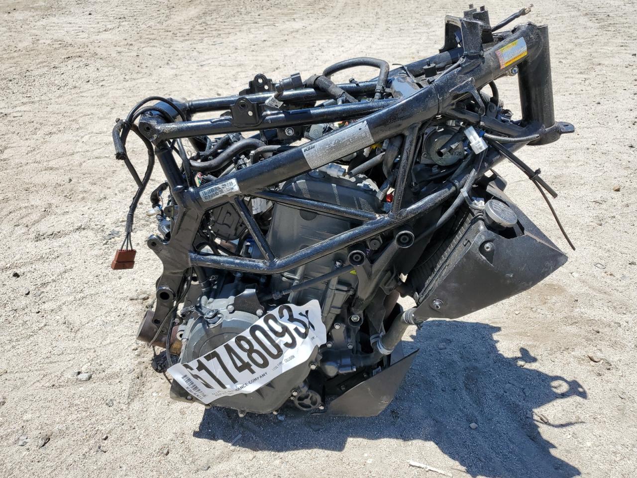 2022 KTM Motorcycle VIN MD2JPJ401NC233983 photo 7