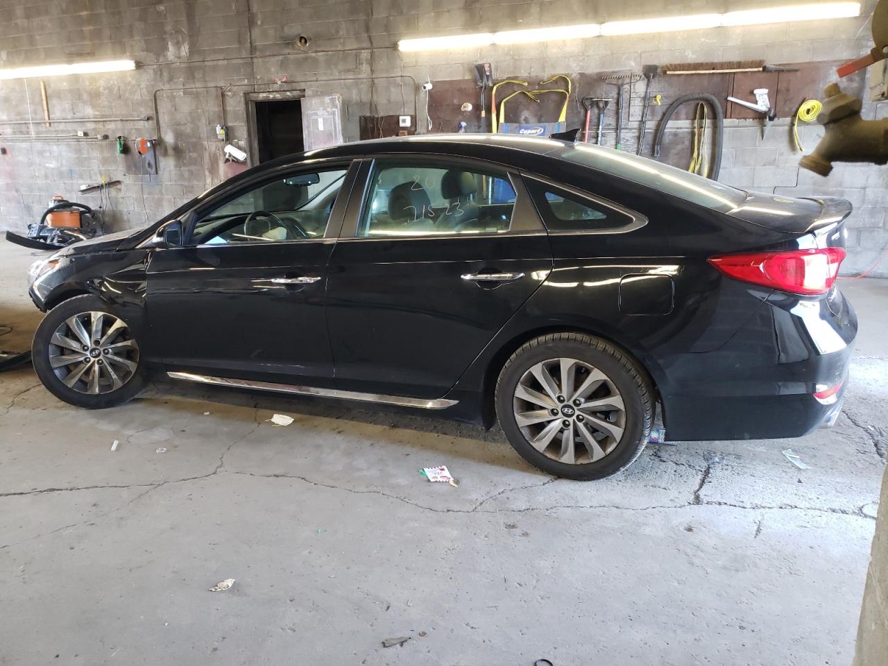 2016 HYUNDAI Sonata VIN 5NPE34AF0GH430745 photo 2