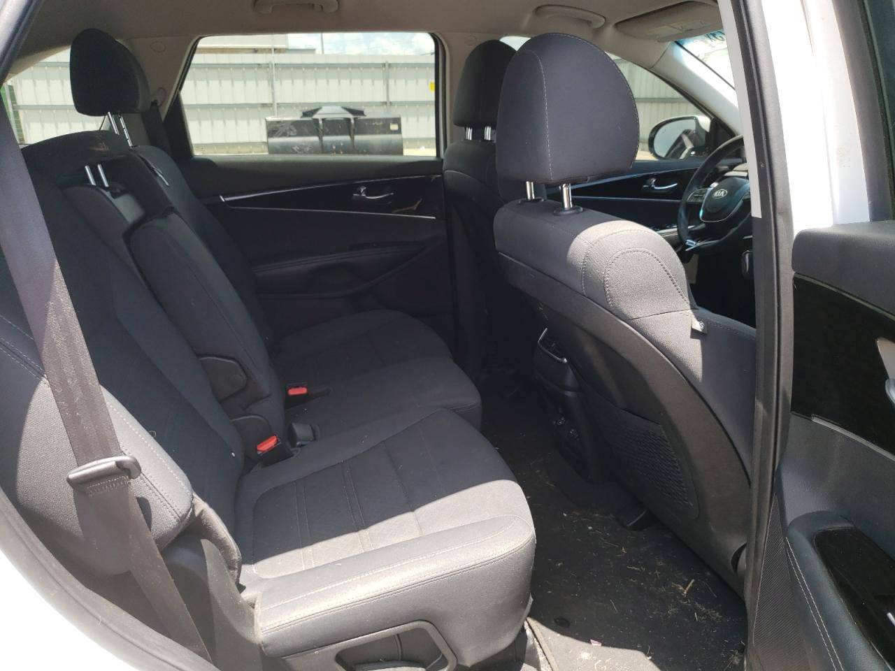 2019 KIA Sorento VIN 5XYPGDA31KG537158 photo 11