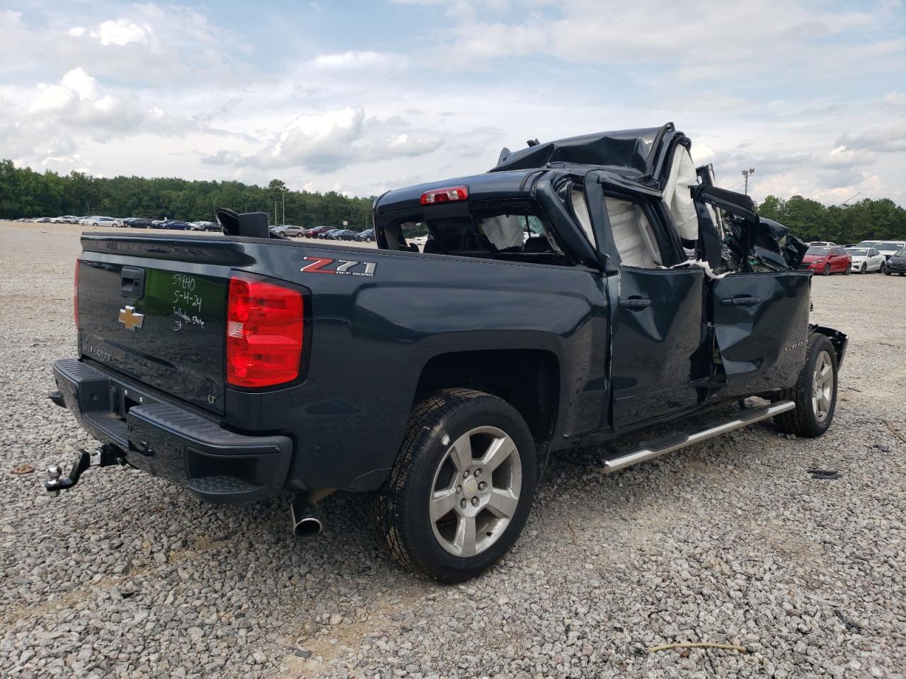 2018 Chevrolet All models VIN 3GCUKREC3JG512478 photo 3