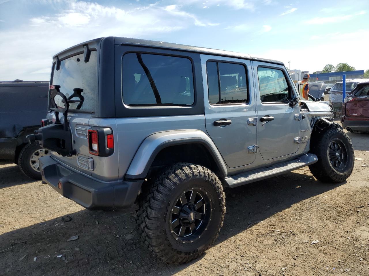 2018 Jeep Wrangler / VIN 1C4HJXEG4JW155745 photo 3