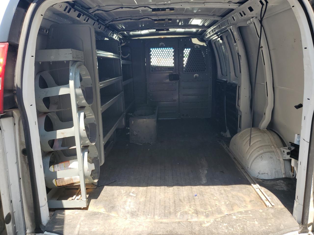 2017 CHEV Express 2500 VIN 1GCWGAFF8H1320471 photo 10