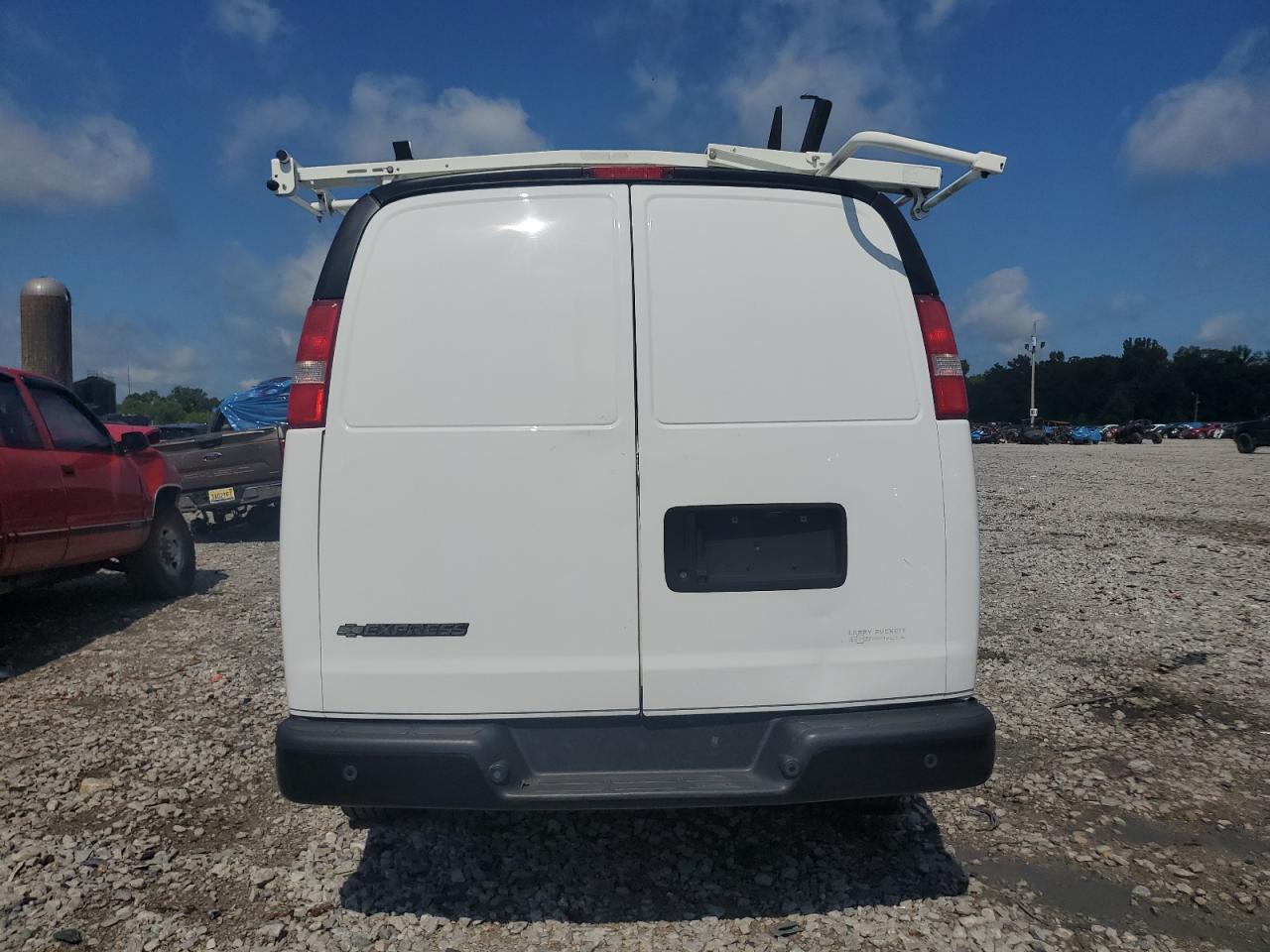 2017 CHEV Express VIN 1GCWGAFF5H1299014 photo 6