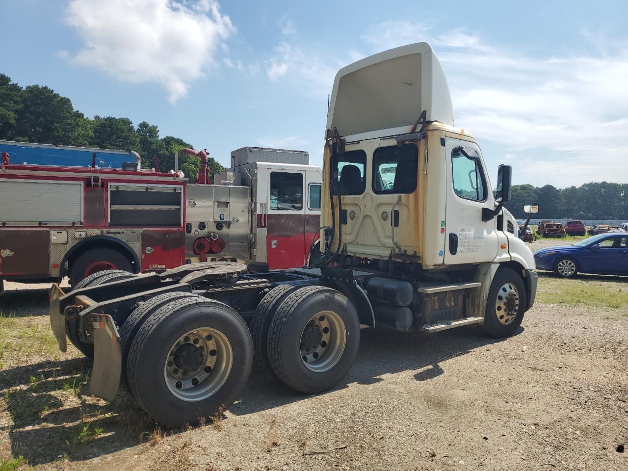 2017 FREIGHTLINER CASCADIA 113 VIN 3AKJGBDV2HSHR2633 photo 4