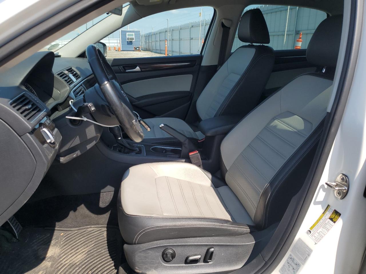 2015 Volkswagen Passat VIN 1VWBS7A35FC086429 photo 7