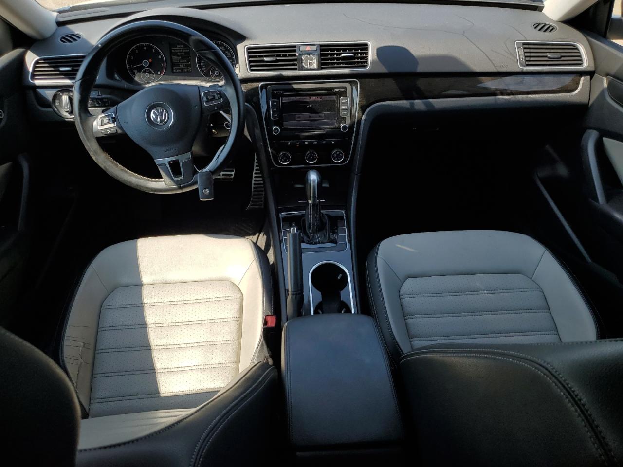 2015 Volkswagen Passat VIN 1VWBS7A35FC086429 photo 8