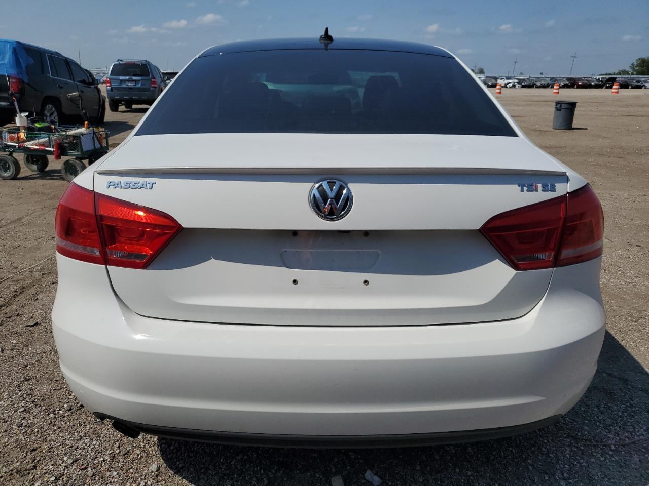 2015 Volkswagen Passat VIN 1VWBS7A35FC086429 photo 6