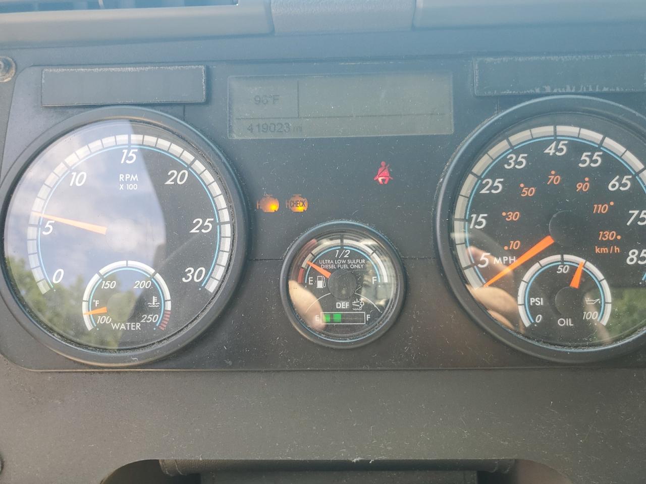 2017 FREIGHTLINER CASCADIA 113 VIN 3AKJGBDV2HSHR2633 photo 8
