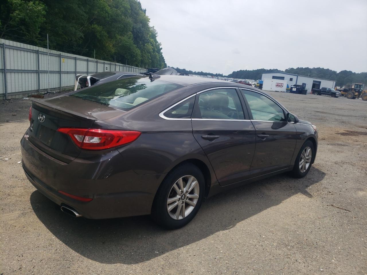 2016 HYUNDAI Sonata VIN 5NPE24AF9GH375957 photo 3