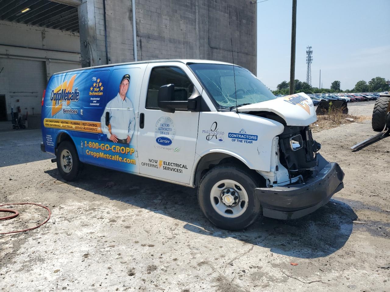 2017 CHEV Express 2500 VIN 1GCWGAFF8H1320471 photo 4