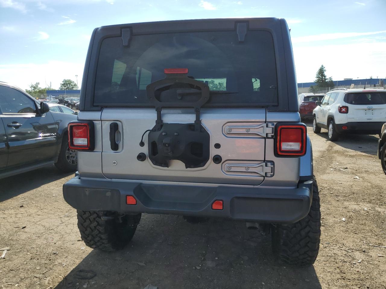 2018 Jeep Wrangler / VIN 1C4HJXEG4JW155745 photo 6