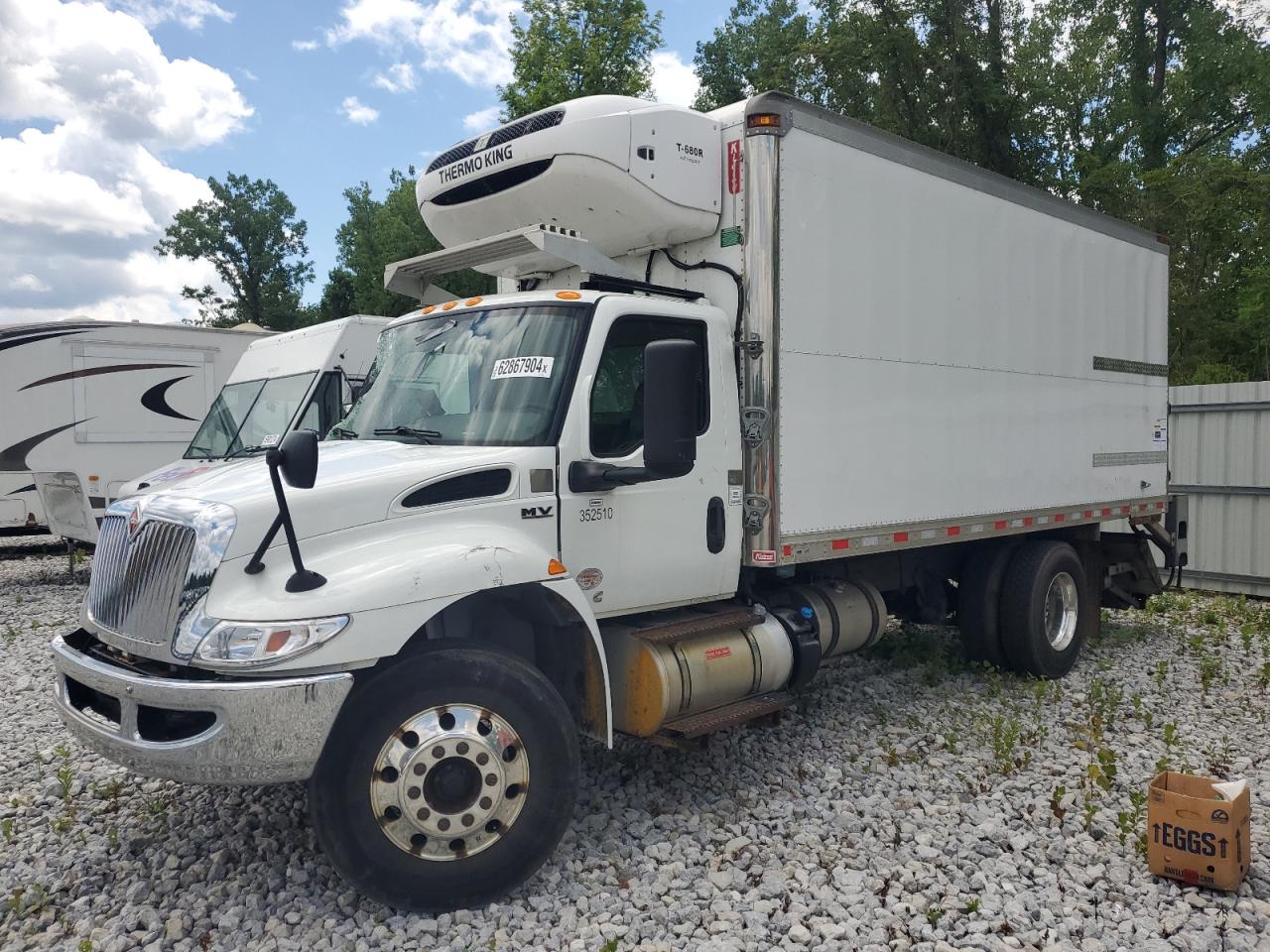 2020 INTERNATIONAL Mv607 VIN 3HAEUMMN6LL179574 photo 2
