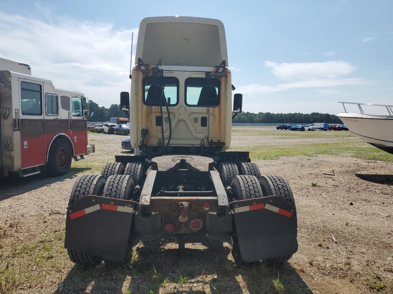 2017 FREIGHTLINER CASCADIA 113 VIN 3AKJGBDV2HSHR2633 photo 6
