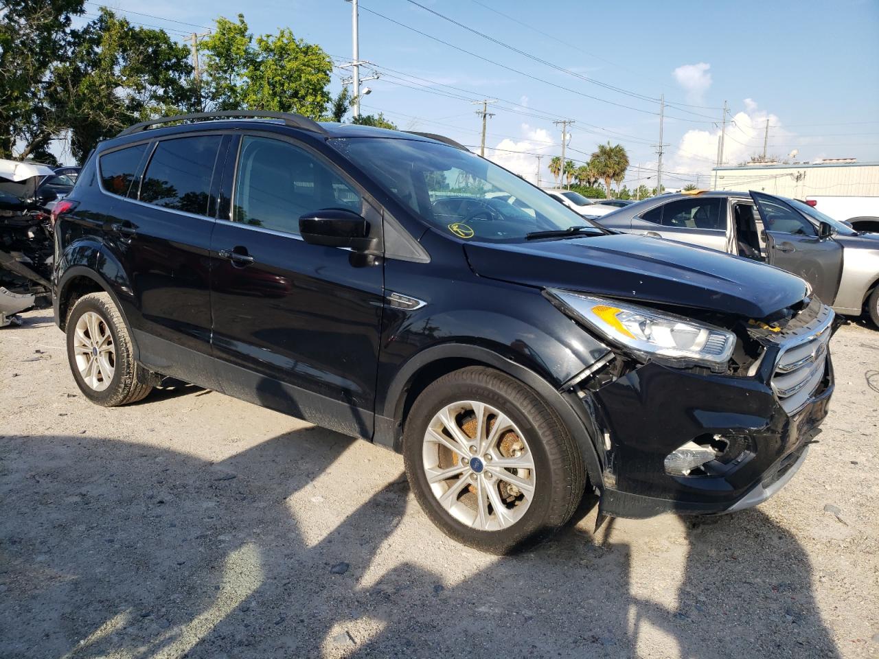 2019 FORD Escape VIN 1FMCU0HDXKUC09407 photo 4