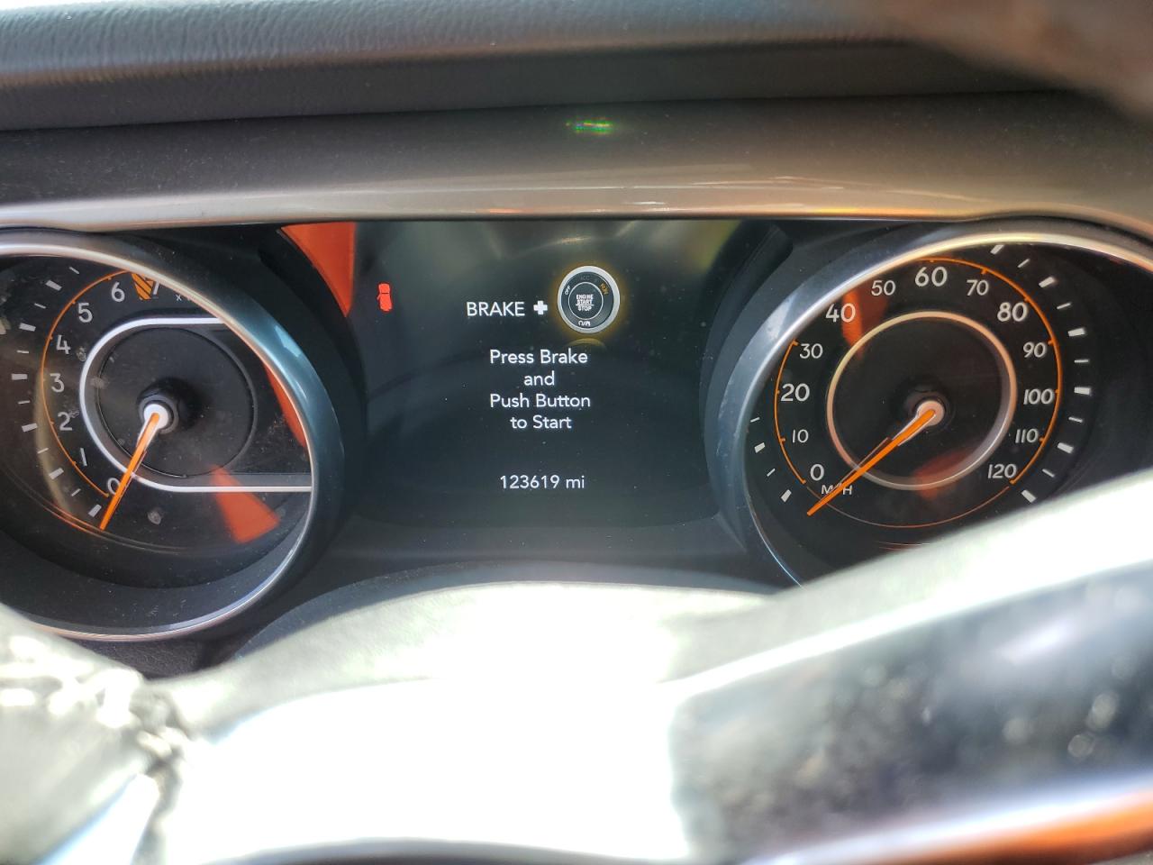 2018 Jeep Wrangler / VIN 1C4HJXEG4JW155745 photo 9