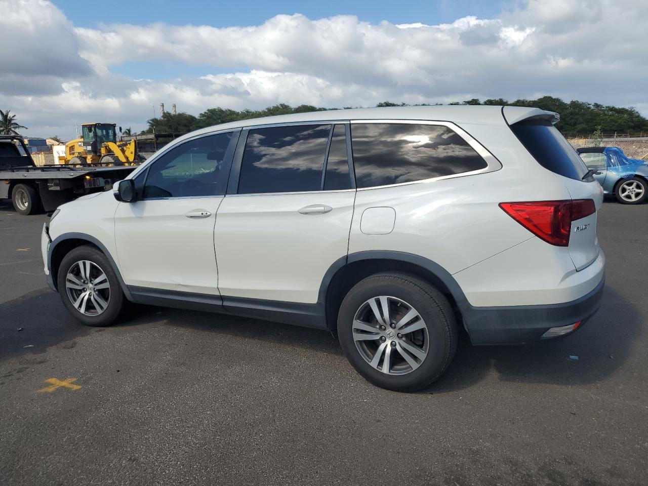 2016 Honda Pilot VIN 5FNYF5H51GB051274 photo 2