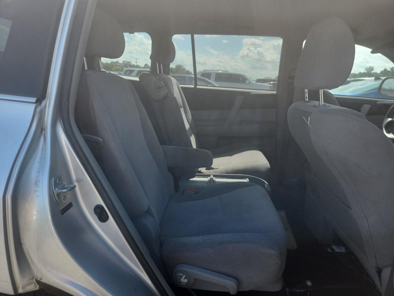 2012 Toyota All other VIN 5TDZA3EH5CS018497 photo 11