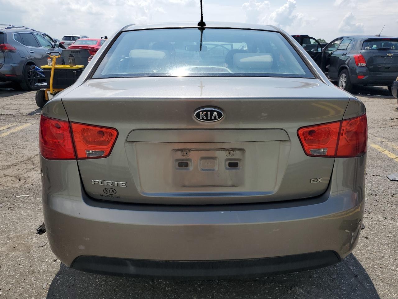 2011 Kia Forte VIN KNAFU4A28B5393075 photo 6