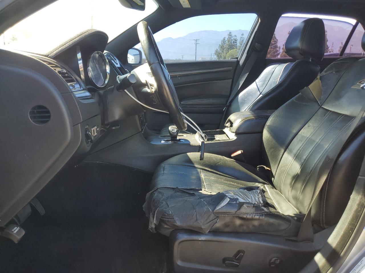 2014 Chrysler 300 VIN 2C3CCABG5EH200335 photo 7