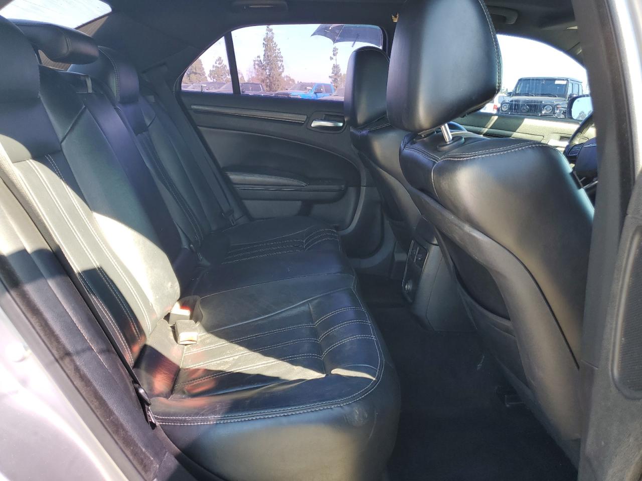 2014 Chrysler 300 VIN 2C3CCABG5EH200335 photo 10
