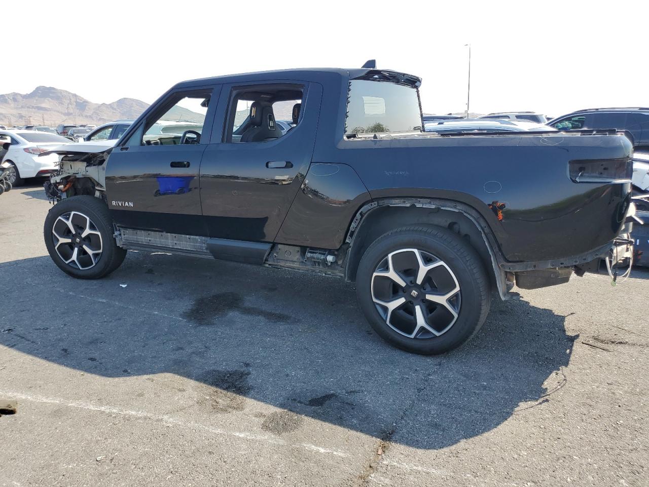 2023 Rivian Rit VIN 7FCTGBAA5PN028055 photo 2