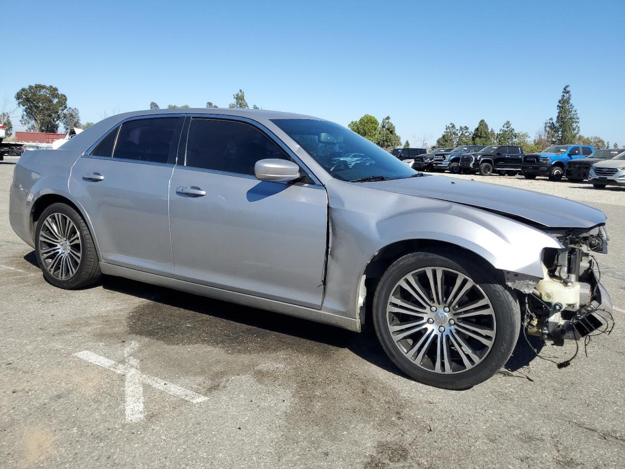 2014 Chrysler 300 VIN 2C3CCABG5EH200335 photo 4