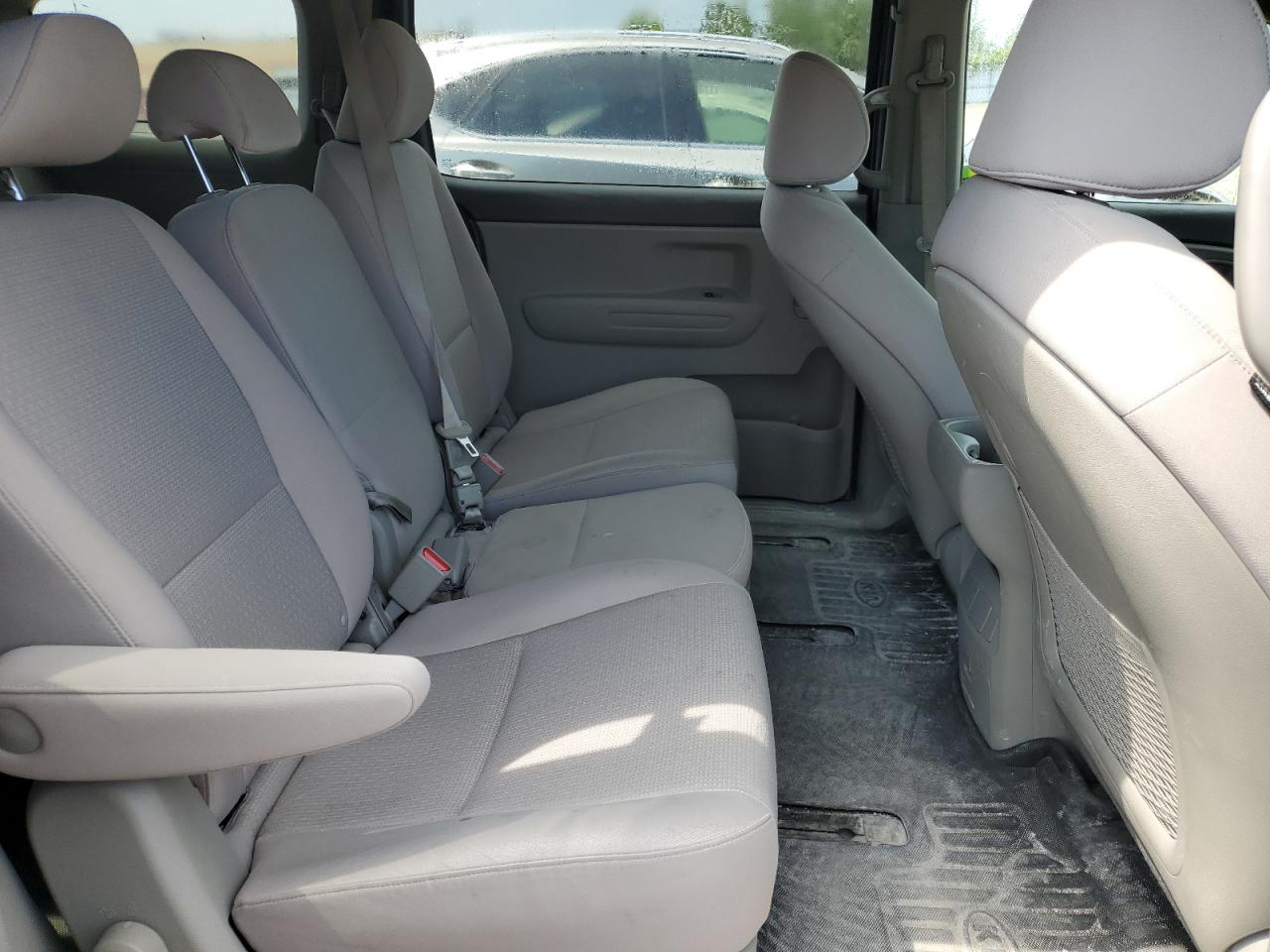 2017 KIA Sedona lx VIN KNDMB5C19H6257549 photo 11