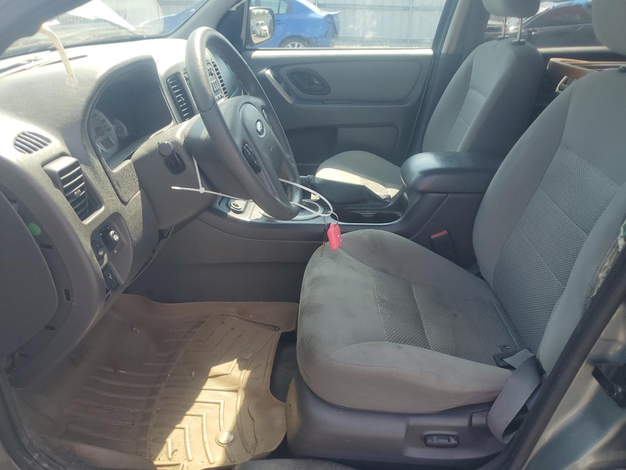 2005 Ford Escape VIN 1FMCU96H05KE24675 photo 7